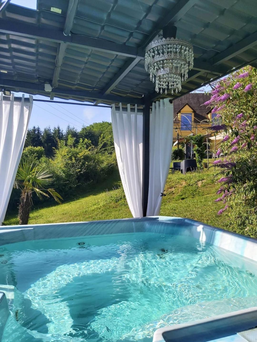 Bonbon Chambre D'Hotes Saint-Julien-de-Lampon エクステリア 写真